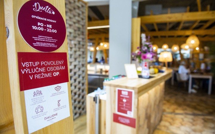 Zavádza sa režim OP+, prekonanie koronavírusu bude platiť iba 90 dní