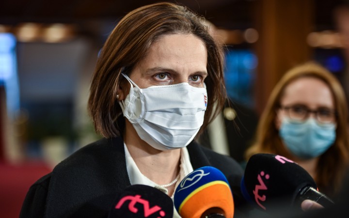 Ministerka Kolíková chce naďalej trestať „nepravdivé informácie“