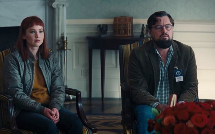 ​Nový hit Netflixu s DiCapriom je názornou ukážkou sveta, ktorý chce parodovať