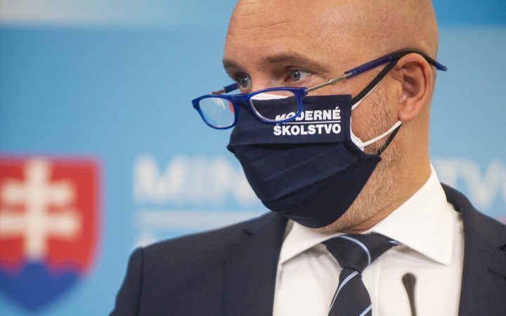 Vysokoškolskí študenti budú môcť chodiť do školy prezenčne iba v režime OP