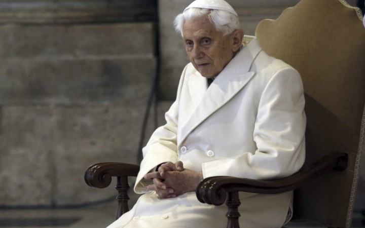 Benedikt XVI. sa ospravedlnil, že pri vyšetrovaní poskytol nepravdivé vyhlásenie
